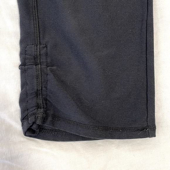 MOVE Arden’s - Size S - Capris - Stretch material - Well loved - Picture 2 of 3